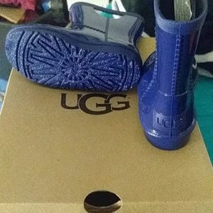 Brand new never use them ugg rain boots